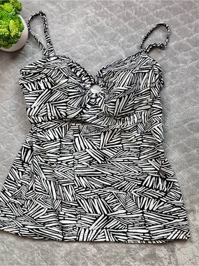 🖤 Tropical Monochrome Tummy Control Swimdress One-Piece Swimsuit Size 14